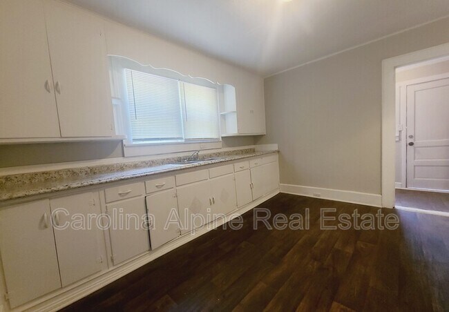 Foto del edificio - 805 S Long St
