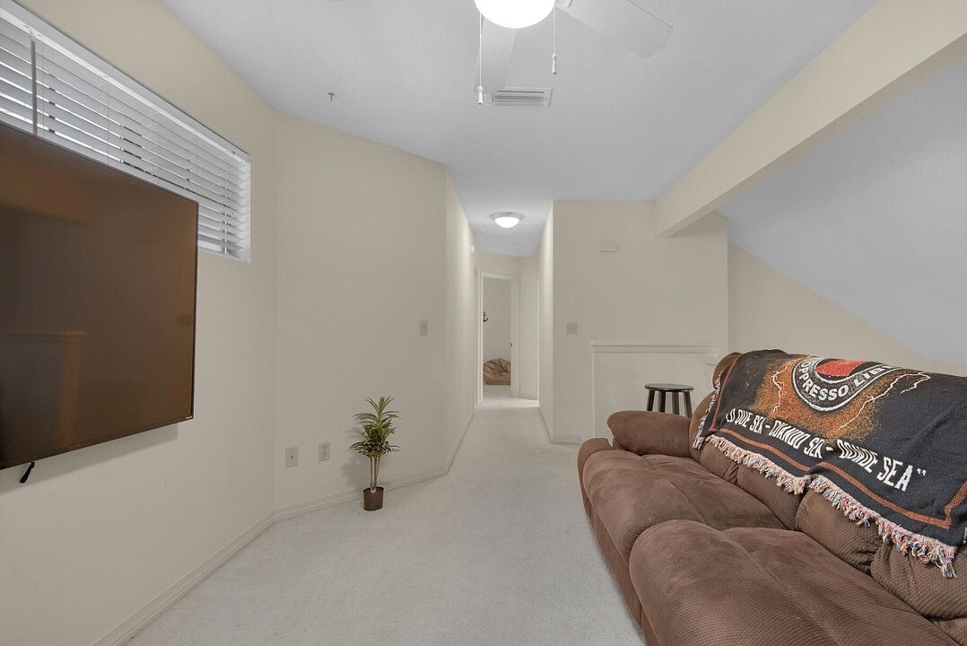 Primary Photo - 407 Parkwood Pl