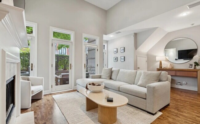 Foto del edificio - Comfortable and Spacious Rental Opportunity