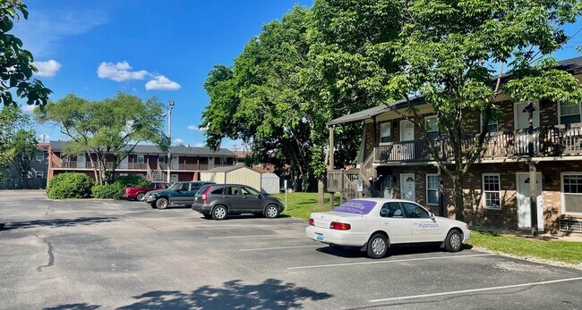 Foto del edificio - Savannah Square & Terrace Apartments