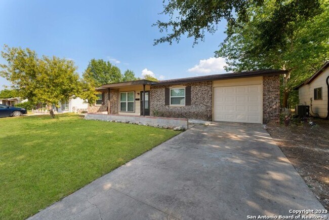 Foto del edificio - 626 Aviation Ave