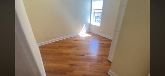 Foto del edificio - 6947 N Oakley Ave