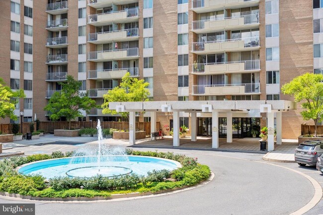 Foto del edificio - 3001 Veazey Terrace NW