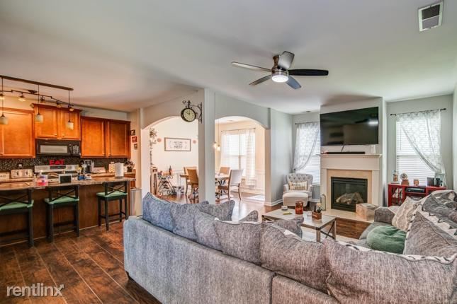 Building Photo - 3 br, 2 bath House - 236 i Highland Villag...