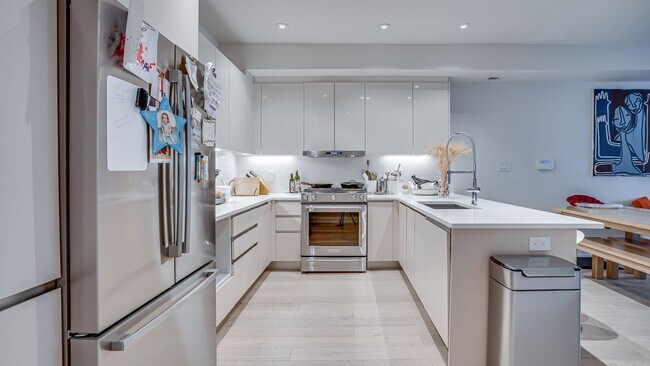 Photo - Luxurious Living in NW DC! House