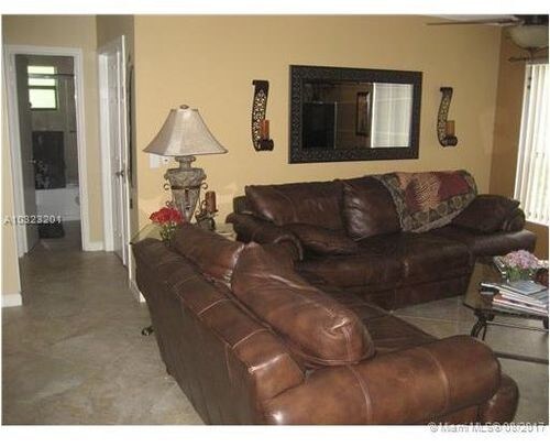 Building Photo - 3299 Cocoplum Cir