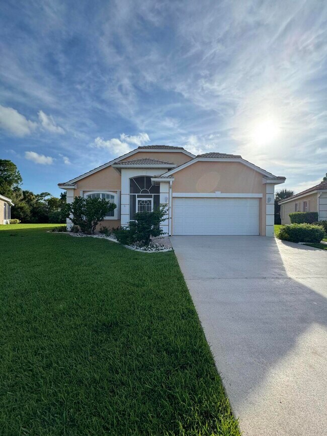 Foto del edificio - 822 NW Sorrento Ln