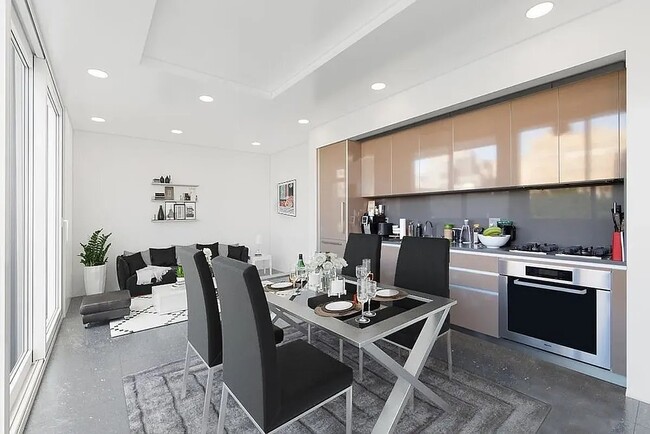 Building Photo - 31 Prince St