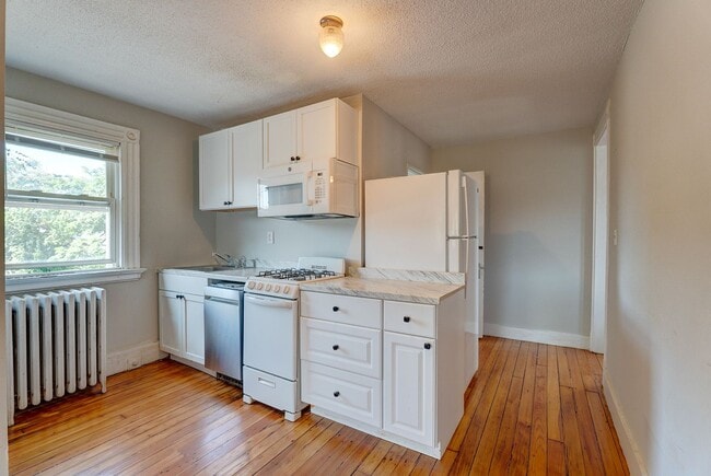 Building Photo - 65 Edgewood Ave