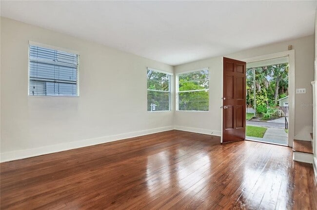 Foto del edificio - 1916 S Habana Ave