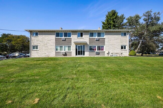 Foto del edificio - 124 Spruce St, Sauk City, WI 53583