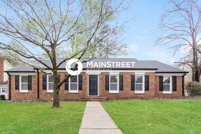 Foto del edificio - 3 Bedroom Pet-Friendly Home in CHARLOTTE, ...
