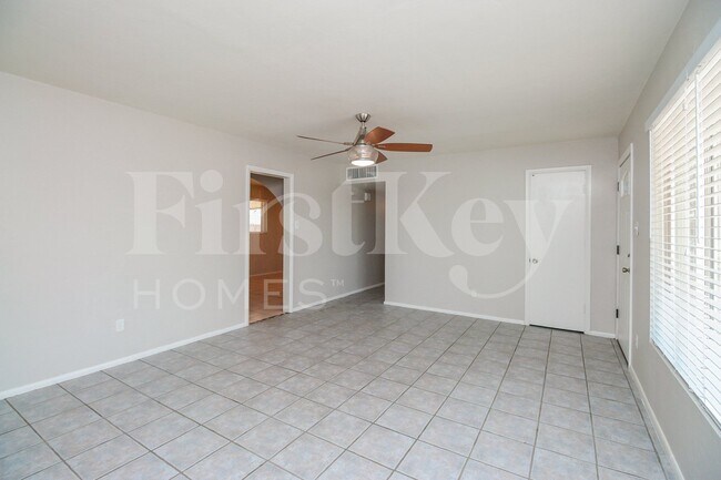 Foto del edificio - 5719 N 23rd Ave
