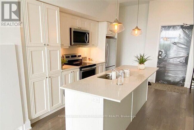 Photo du bâtiment - 7711-7711 Green Vista Gate