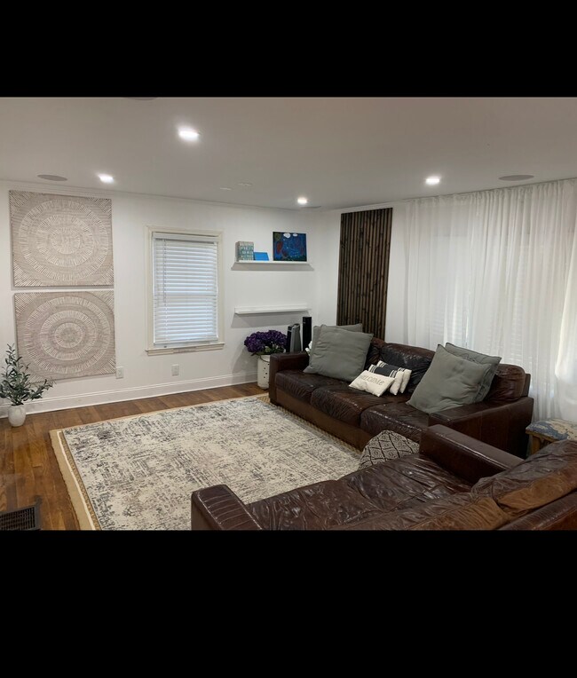 Foto del edificio - 2513 Henderson Rd