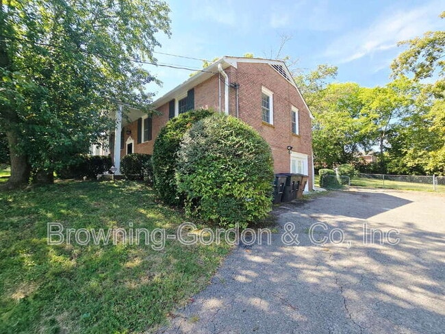 Photo - 927 Neuhoff Ln House