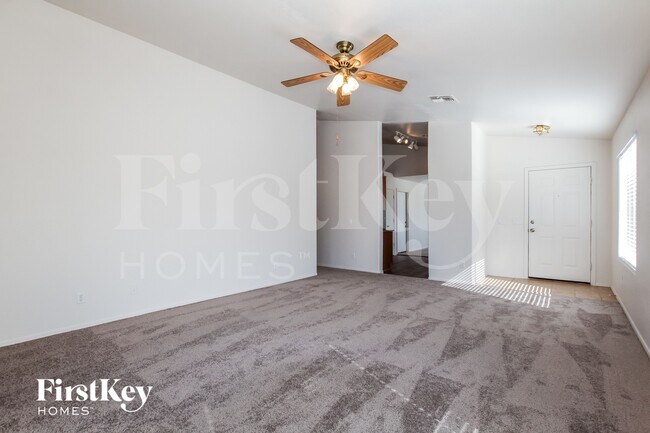Foto del edificio - 17750 N White Horse Trail