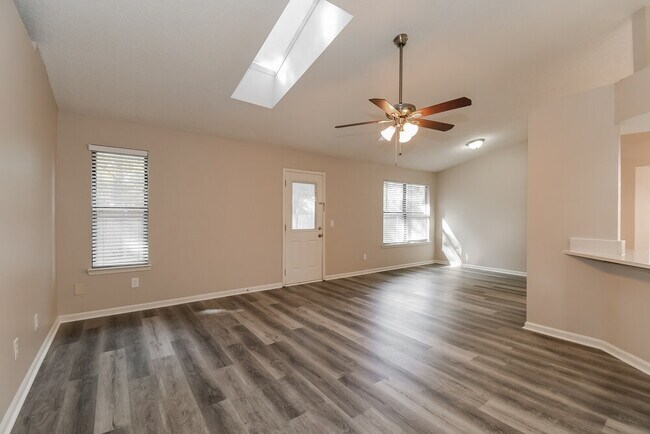 Building Photo - 7902 Collins Ridge Blvd