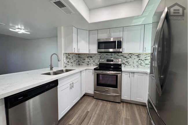 Building Photo - 2Bed/1.5Bath Condo at Cactus Rd/19th Ave! Ready for Immediate Move-In! – POOL VIEW!