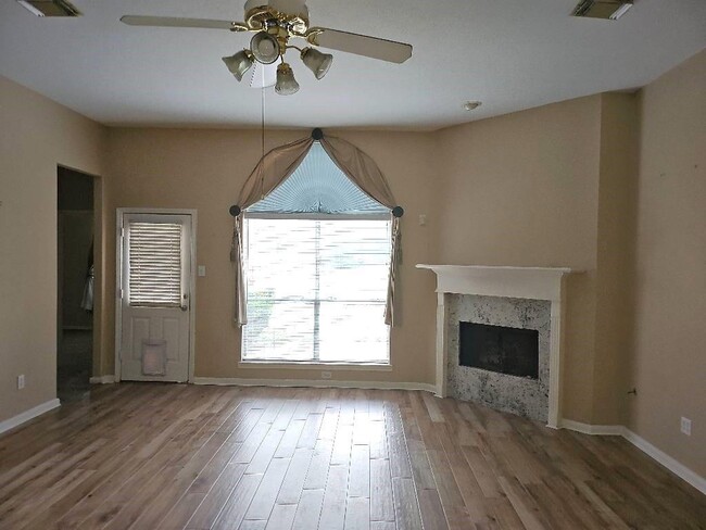 Building Photo - 1103 E Hampton Dr