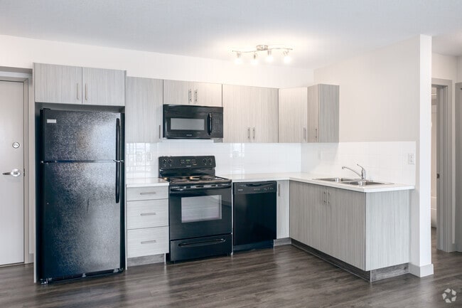 2BR, 2BA - 815SF - Kitchen - Trilogy East