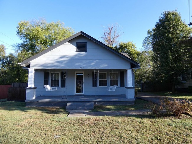 Foto del edificio - 3BR/2B 1920s Cottage Style Home