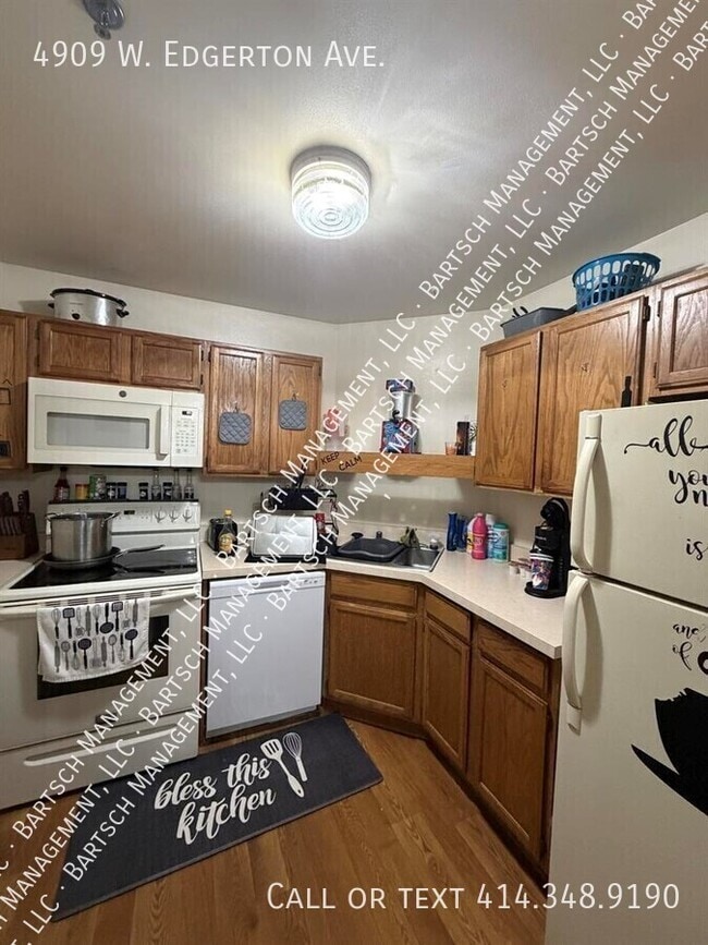 Foto del edificio - 4909 W Edgerton Ave