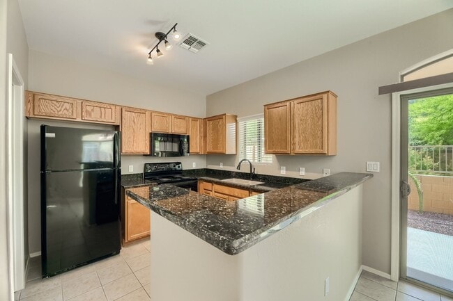 Building Photo - 2 Bedroom condo in Phoenix