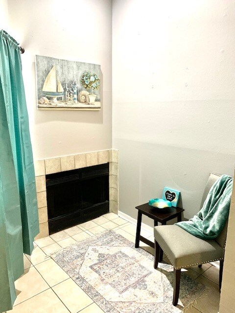 Lower Fire Place - 1140 Marina Bay Dr