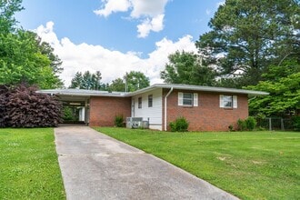 Building Photo - 1005 Woodbine Rd