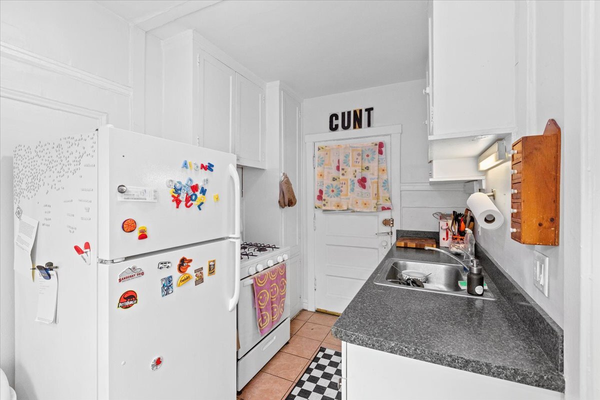 Foto principal - 658 W Oakdale Ave