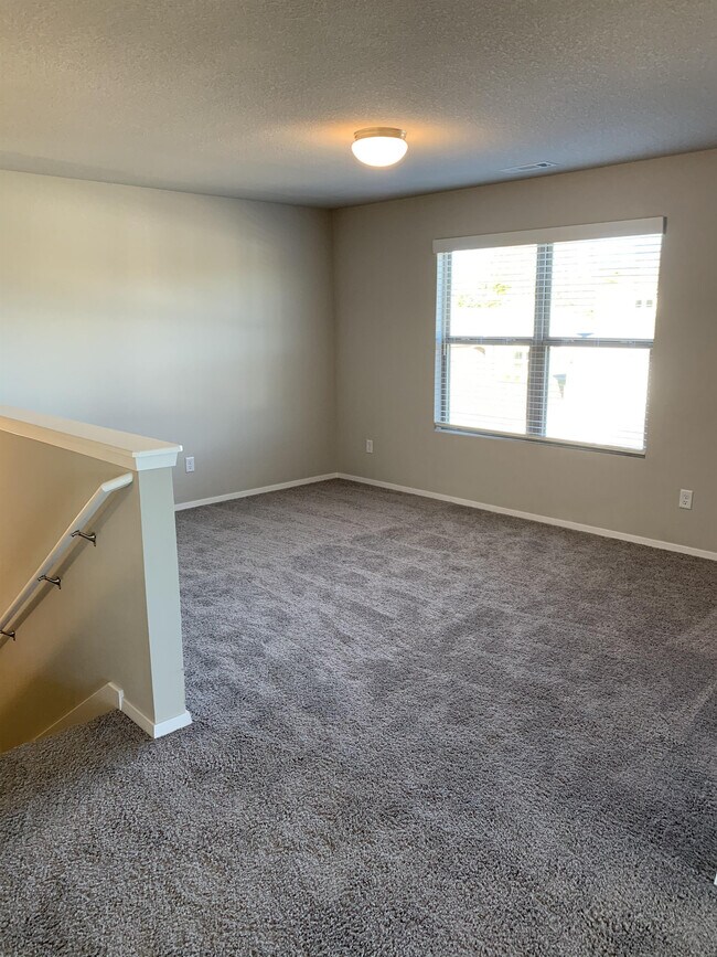 Building Photo - 1127 S Kingfisher Ln