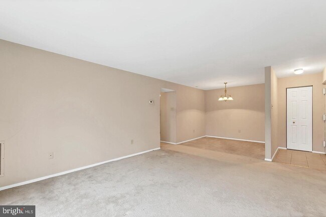 Building Photo - 2570 Riva Rd