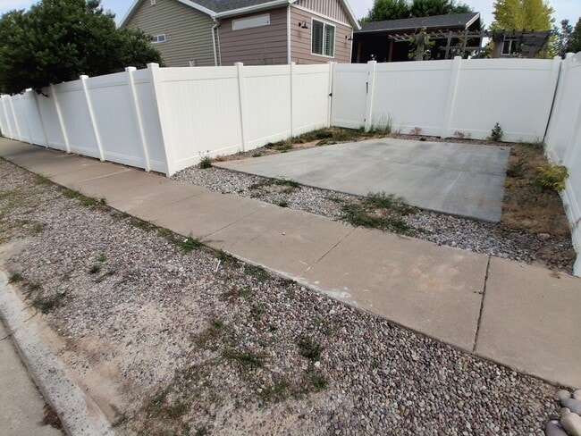 Building Photo - 1468 N 125 W