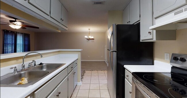 Foto del edificio - 166 Commons Dr