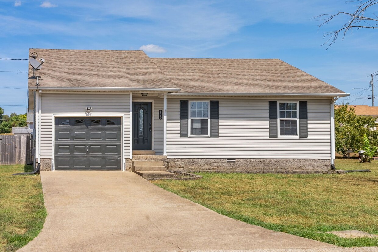 Primary Photo - Oak Grove Cutie for Rent!
