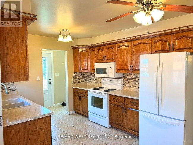 Photo du bâtiment - 37 Michael Dr S