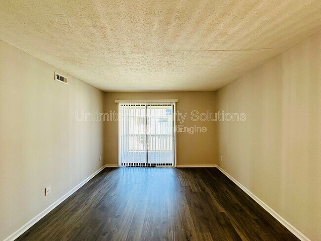 Foto del edificio - 209 Sunn Aire Ct