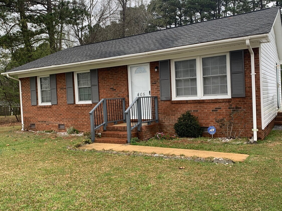 405 E Moon Cir, Dunn, NC 28334 House Rental in Dunn, NC