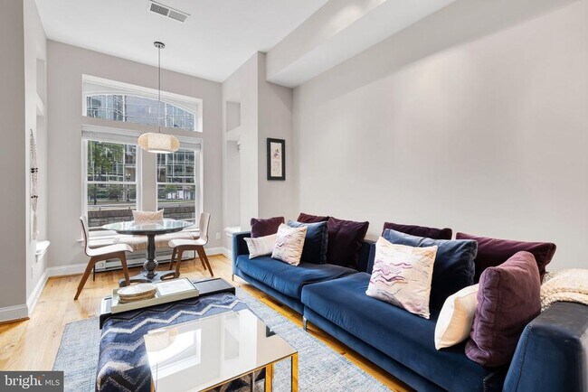 Foto del edificio - 2201 K St NW