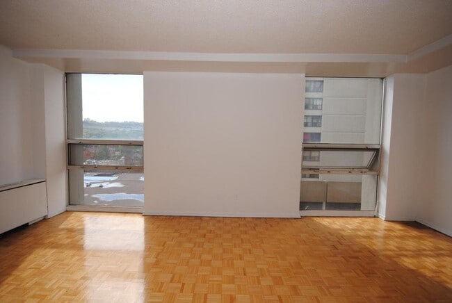 Building Photo - Kensington Apartments