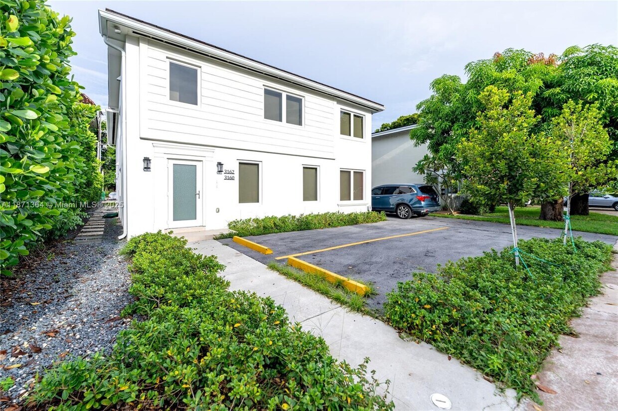 Primary Photo - 3160 S Le Jeune Rd