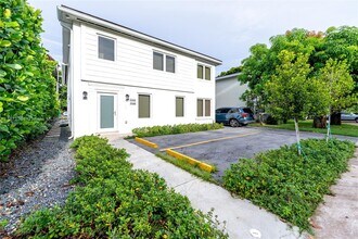 Building Photo - 3160 S Le Jeune Rd