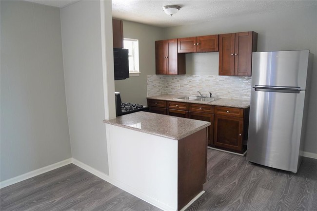 Building Photo - 3314 N MacGregor Way