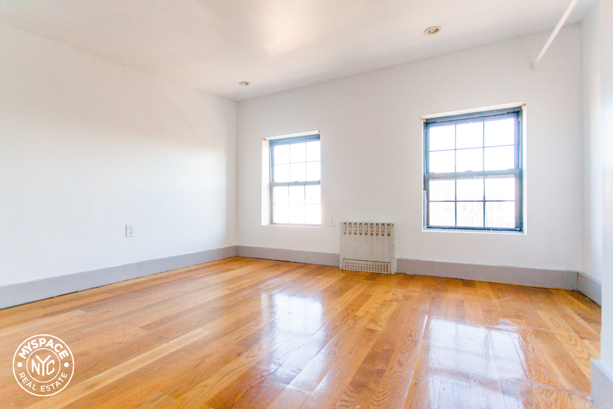Foto principal - 1012 Willoughby Ave