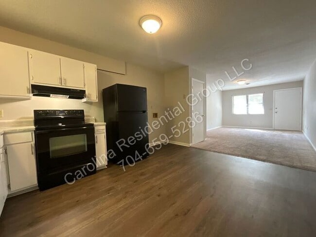 Building Photo - 201 Arthur Dr