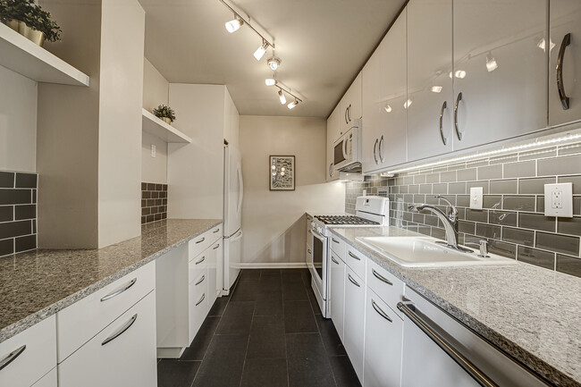 Foto del edificio - 2939 Van Ness St NW