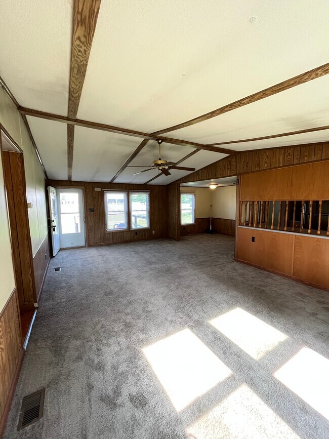 Foto del edificio - 602 S County Rd 800 E