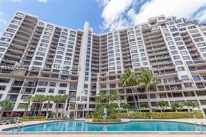 Building Photo - 540 Brickell Key Dr
