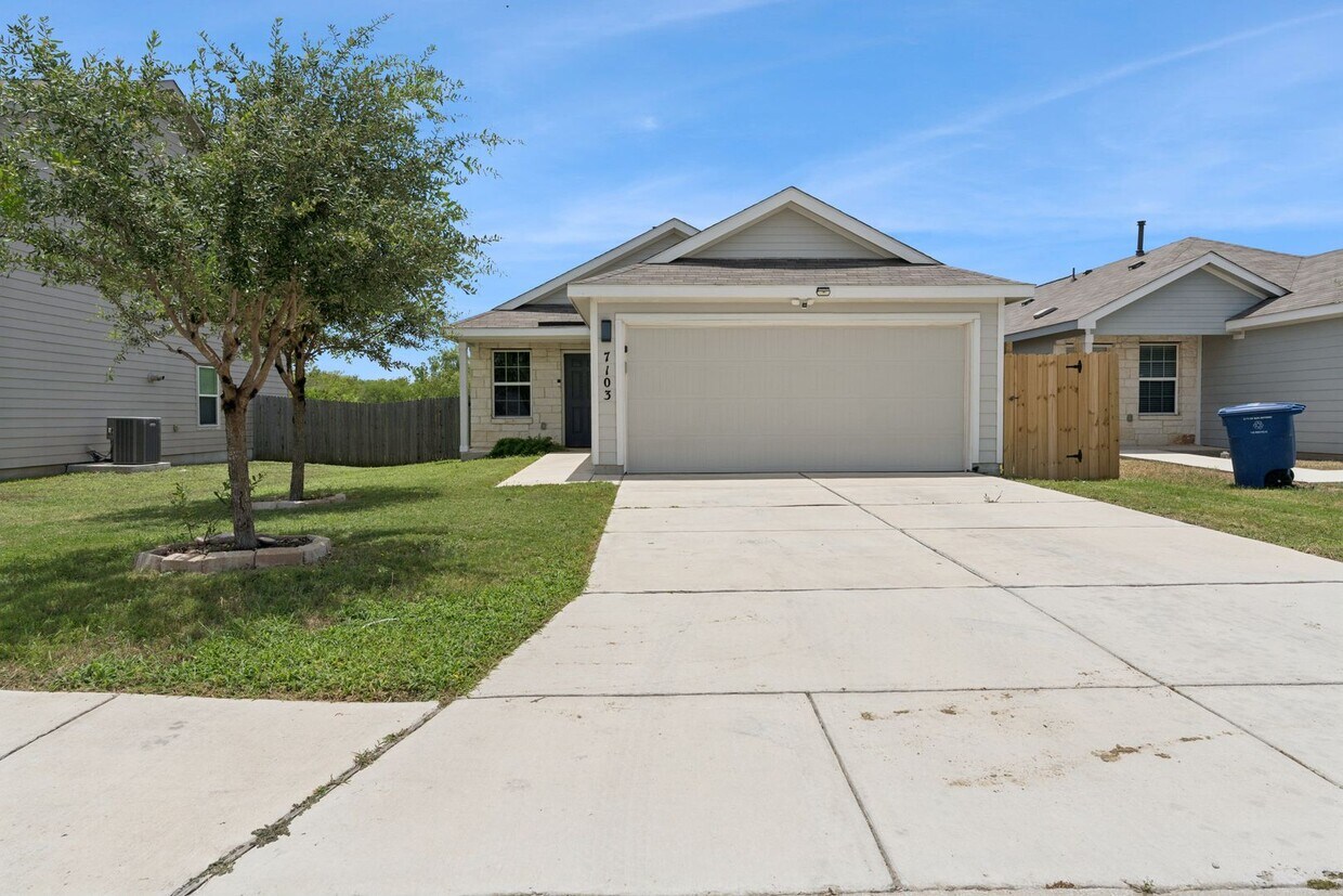 Photo - Charming 3-Bedroom Home with Spacious Backyard Deck – 7103 Cozy Run, San Antonio